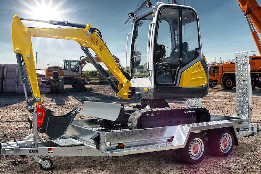 STEMA Bauma Baumaschinentransporter
